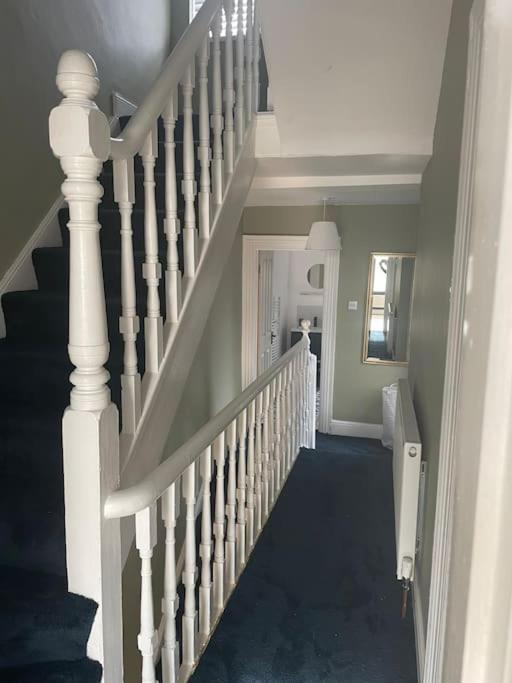 فيلا Townhouse In Belfast, Newtownabbey. المظهر الخارجي الصورة