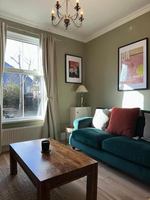 فيلا Townhouse In Belfast, Newtownabbey. المظهر الخارجي الصورة