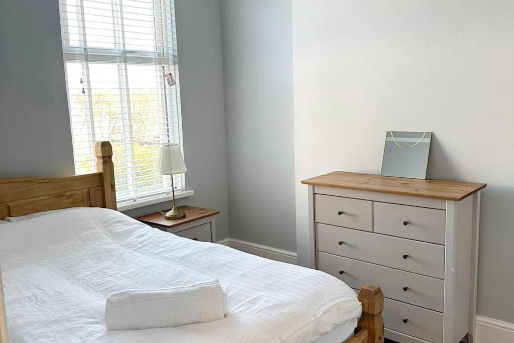 فيلا Townhouse In Belfast, Newtownabbey. المظهر الخارجي الصورة